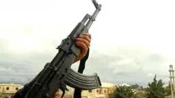 إصابة أب وأبنائه الثلاثة في...