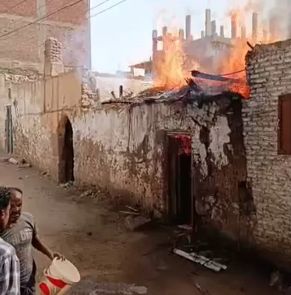 حريق يلتهم منزل