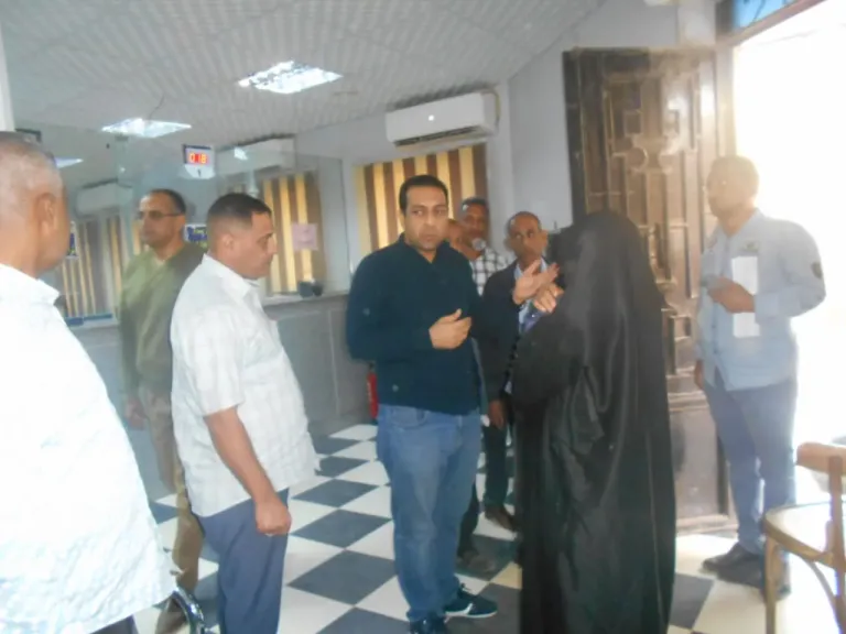 جولة نائب محافظ قنا