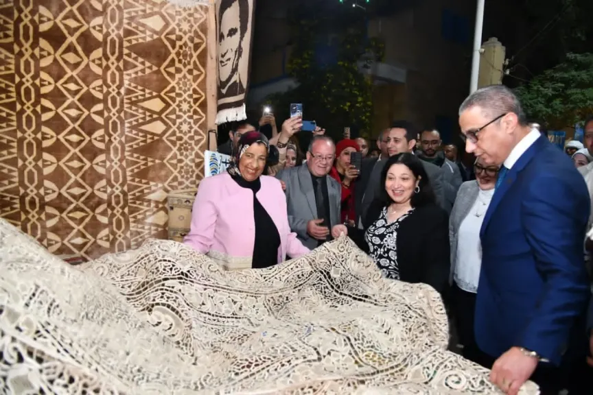 محافظ الفيوم يفتتح مهرجان تونس للخزف والحرف اليدوية