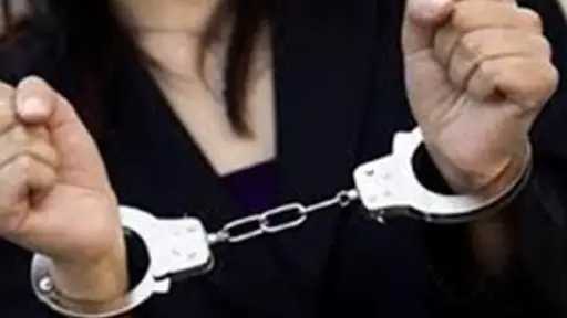 أثناء سفر زوجها للخارج.. حبس...