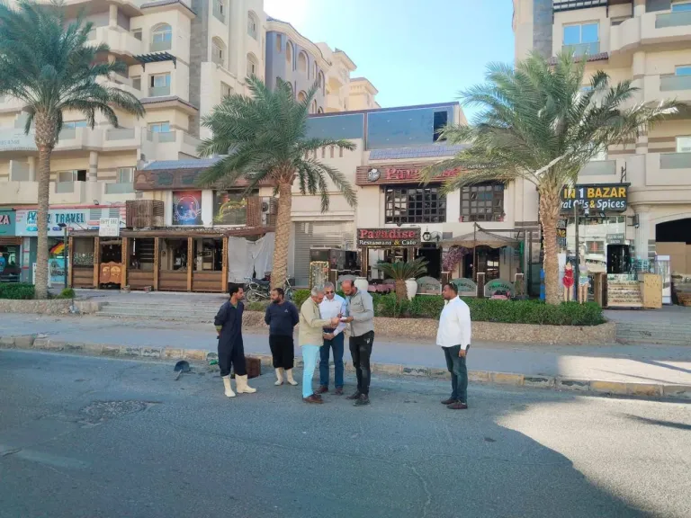 رئيس شركة مياه البحر الأحمر يتفقد غرف تصريف مياه الأمطار