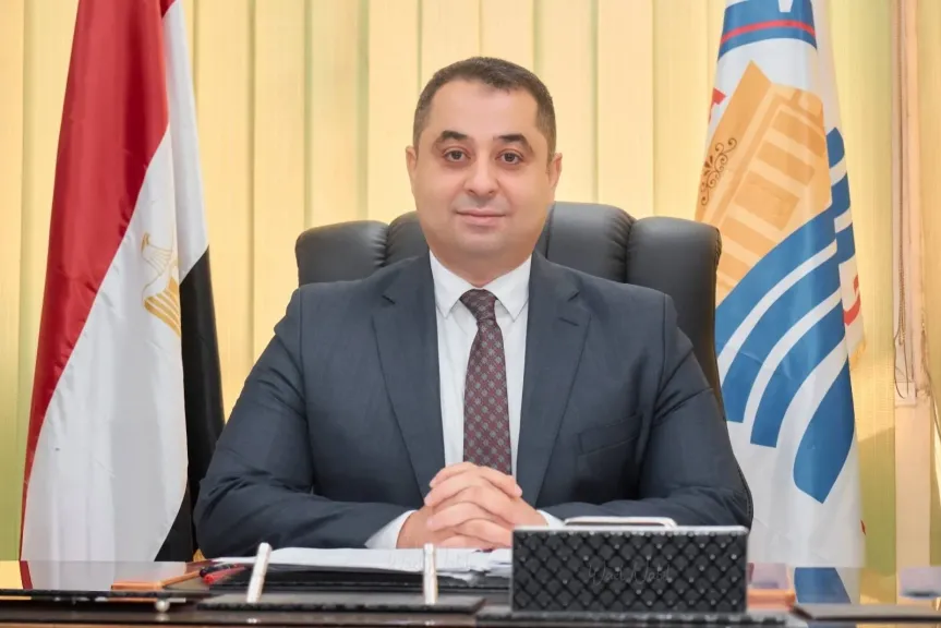 الدكتور أحمد محمود صادق، وكيل وزارة الصحة بقنا