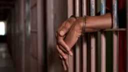 السجن المؤبد علي تاجر أسلحة...