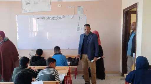مدير تعليم أبو تشت يتفقد...