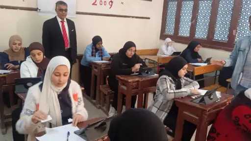 وكيل تعليم أبوتشت يتفقد امتحانات...