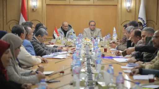 تطوير الطرق والإنارة والأسواق.. محافظ...