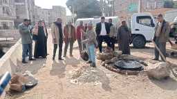 استجابة لشكاوى الأهالي.. محافظ قنا...