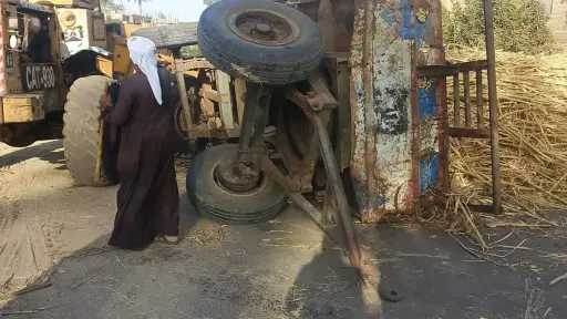 بعد انقلاب مقطورة قصب .....