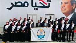 رئيس جامعة أسوان ووفد طلابي...