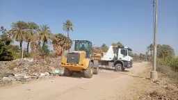 رفع 22 طنًا من التراكمات...