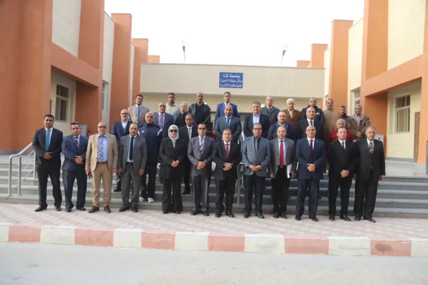 رئيس جامعة قنا يفتتح مركز صيانة الأجهزة الطبية والعلمية والإلكترونية