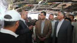 محافظ البحر الأحمر يتفقد معرض...