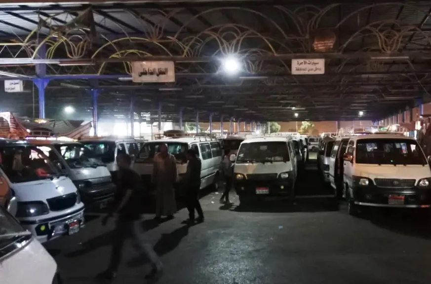 مواقف السيارات