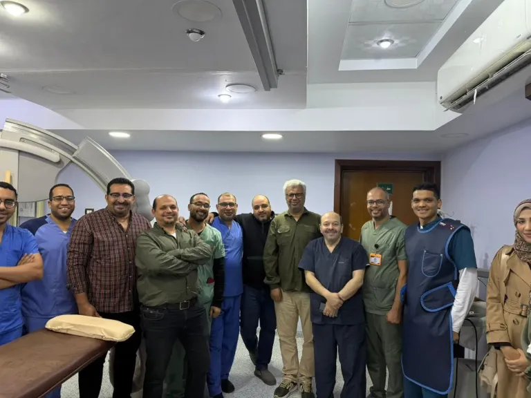 الفريق الطبي